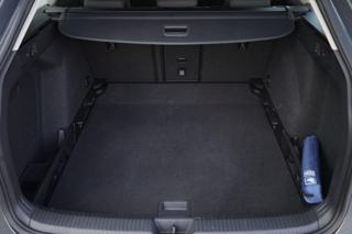 VOLKSWAGEN Golf Variant usata, con Specchietto retrovisore con funzione antiabbagliamento