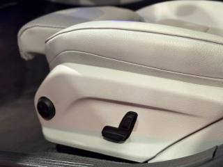 MERCEDES-BENZ E 300 usata, con Sistema di navigazione