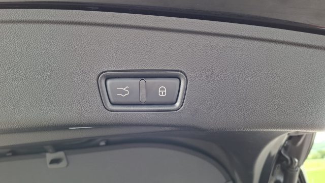MASERATI Grecale usata, con USB