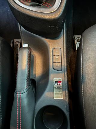 TOYOTA Yaris usata, con Autoradio digitale