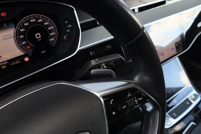 AUDI A8 usata, con Sensori di parcheggio anteriori