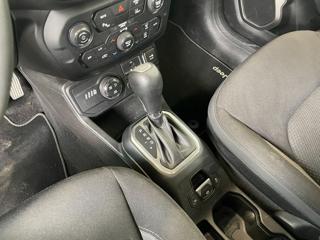 JEEP Renegade usata, con USB