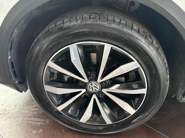 VOLKSWAGEN T-Roc usata, con Alzacristalli elettrici