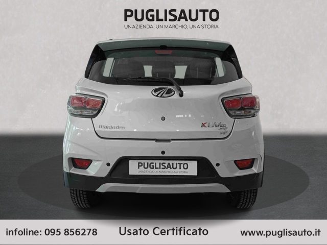 MAHINDRA KUV100 usata, con Autoradio