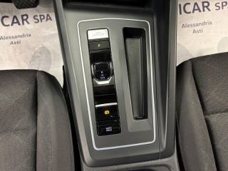 VOLKSWAGEN Golf usata, con Luci diurne LED