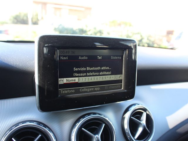 MERCEDES-BENZ GLA 180 usata, con Airbag testa