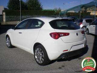 ALFA ROMEO Giulietta usata, con Autoradio