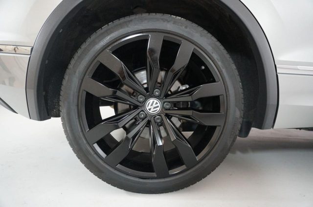 VOLKSWAGEN Tiguan usata, con Autoradio