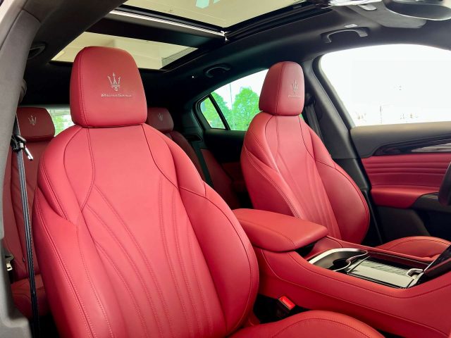 MASERATI Grecale usata, con Tettuccio apribile