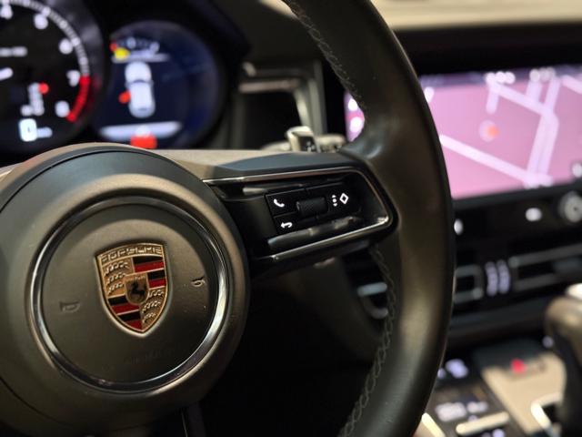 PORSCHE Macan usata, con USB