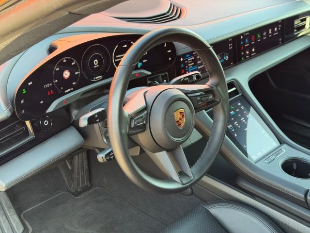 PORSCHE Taycan usata, con Cronologia tagliandi