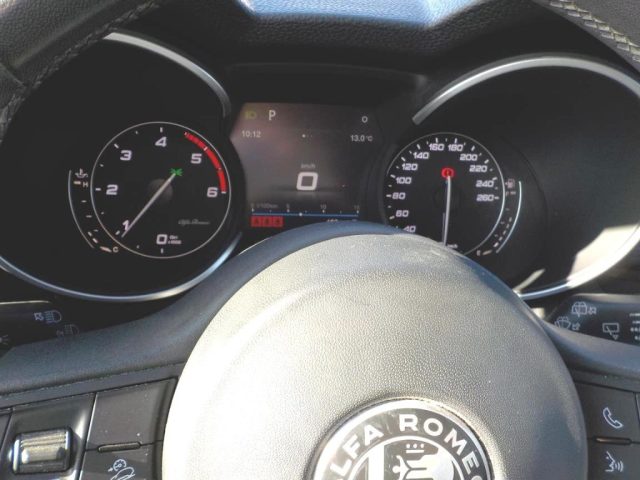 ALFA ROMEO Stelvio usata, con Sensori di parcheggio anteriori