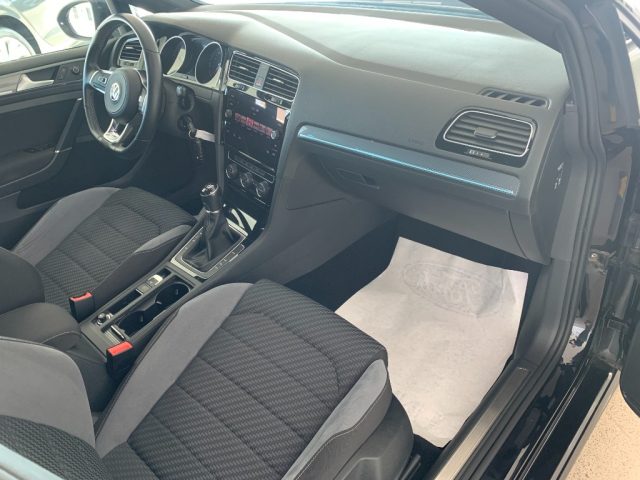 VOLKSWAGEN Golf usata, con USB