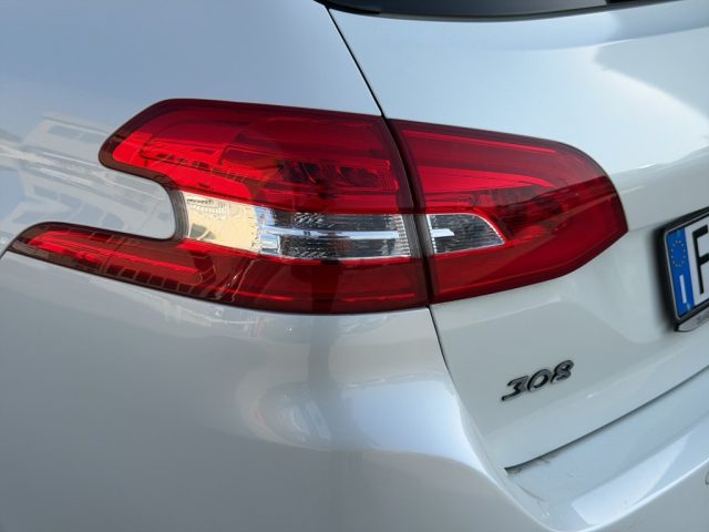 PEUGEOT 208 usata, con Specchietti laterali elettrici