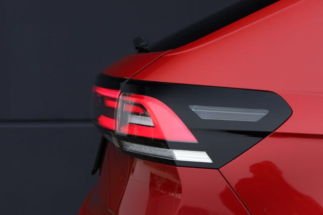 VOLKSWAGEN Taigo usata, con Luci diurne LED