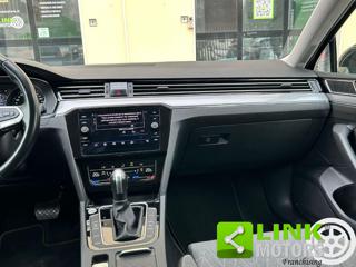 VOLKSWAGEN Passat Variant usata, con Servosterzo