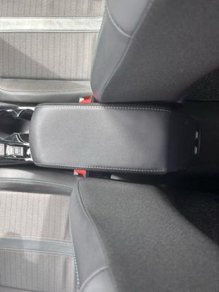 PEUGEOT 208 usata, con USB