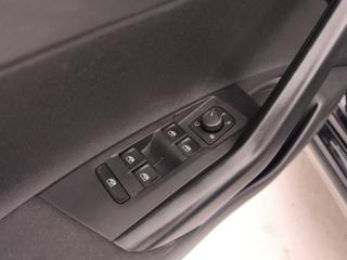 VOLKSWAGEN Taigo usata, con Luci diurne LED