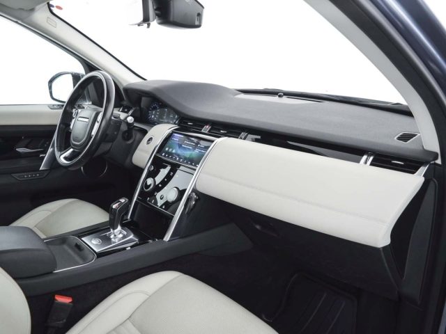 LAND ROVER Discovery Sport usata 2