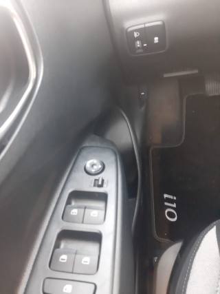 HYUNDAI i10 usata, con Sensori di parcheggio posteriori