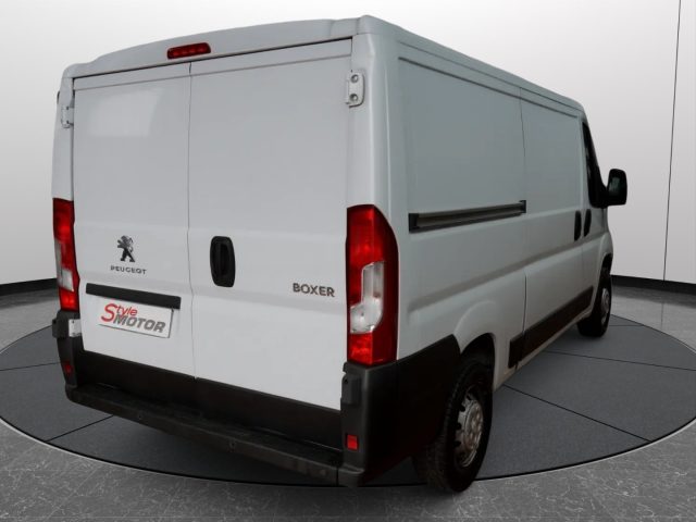 PEUGEOT Boxer usata, con Autoradio