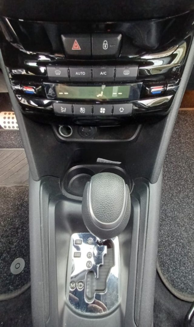 PEUGEOT 208 usata, con Fendinebbia