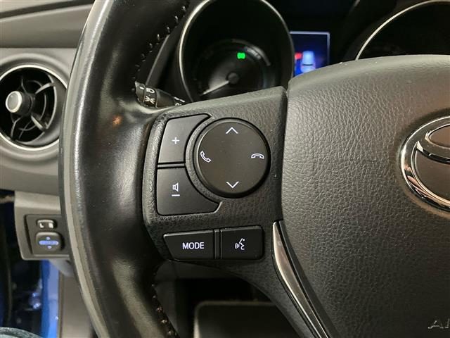 TOYOTA Auris usata, con Bracciolo