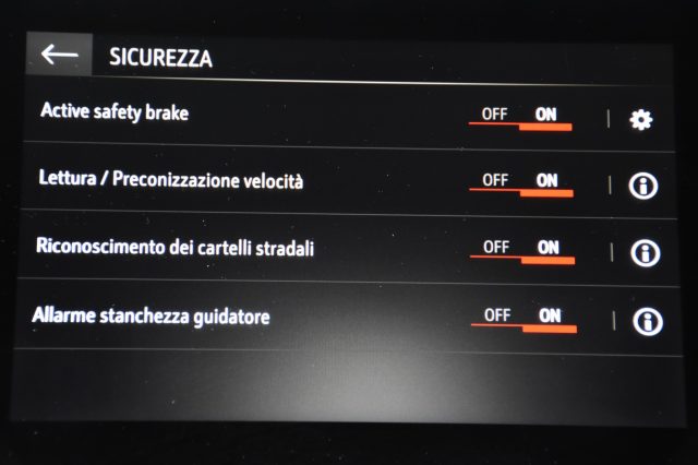 OPEL Corsa usata, con Servosterzo