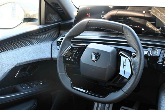 PEUGEOT 5008 usata, con Sedile posteriore sdoppiato