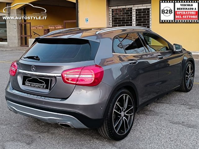MERCEDES-BENZ GLA 220 usata, con Sensori di parcheggio posteriori