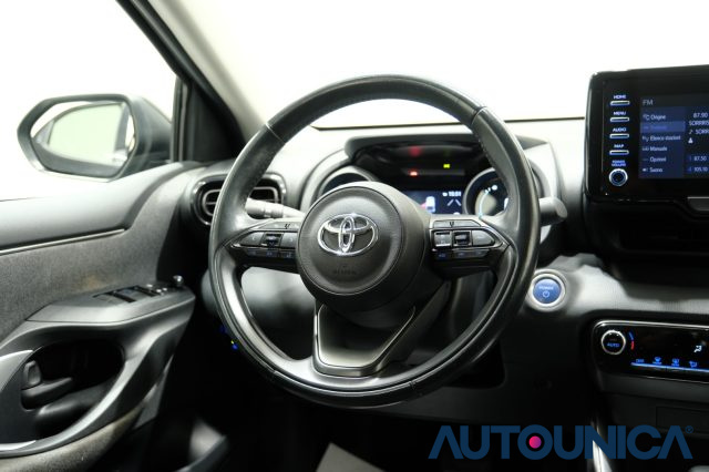 TOYOTA Yaris usata 38
