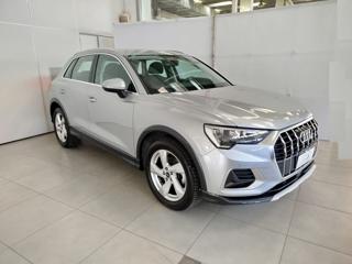 AUDI Q3 35 TDI quattro S tronic Business Advanced