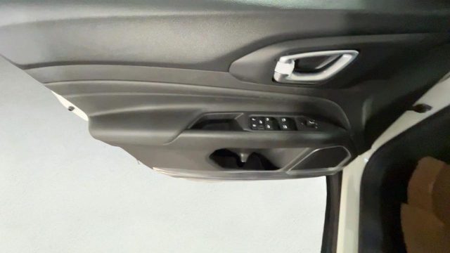 JEEP Compass usata, con Autoradio digitale