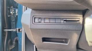 PEUGEOT 3008 usata, con Autoradio digitale