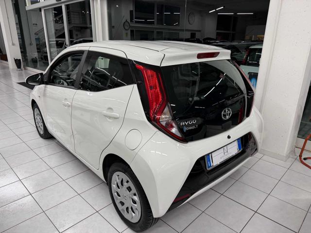 TOYOTA Aygo usata, con Autoradio