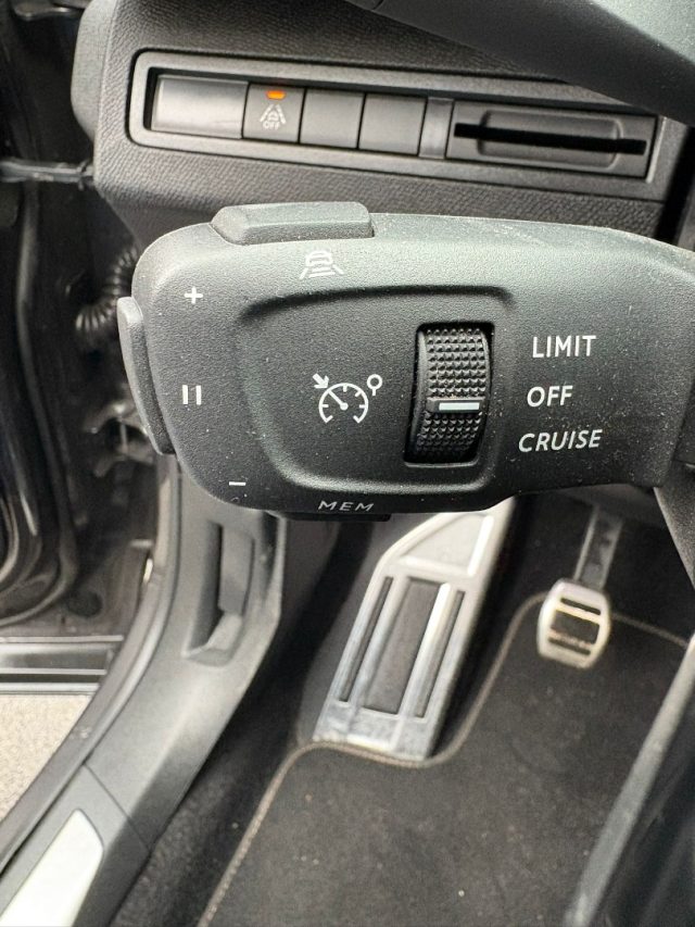 PEUGEOT 3008 usata, con Park Distance Control