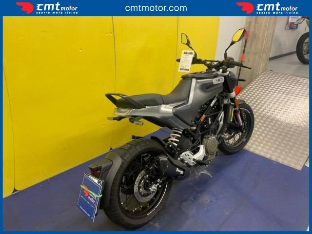 HUSQVARNA Svartpilen 401 usata 3