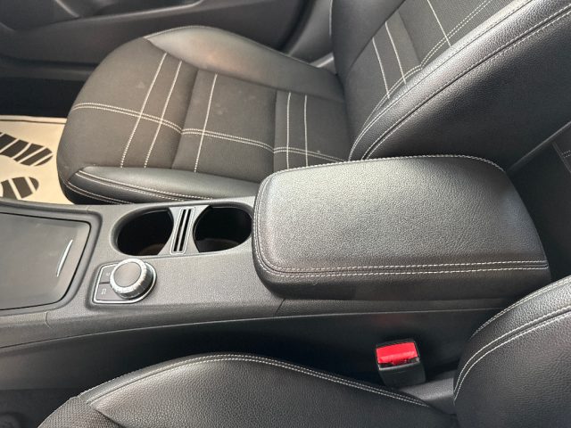 MERCEDES-BENZ GLA 200 usata 31