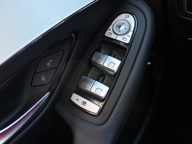 MERCEDES-BENZ GLC 300 usata, con Sedile posteriore sdoppiato