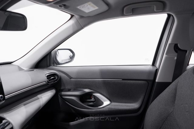 TOYOTA Yaris Cross usata, con USB