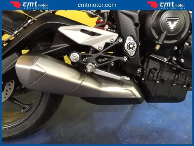 TRIUMPH Street Triple usata 11