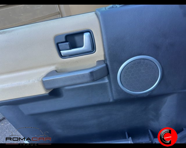 LAND ROVER Discovery usata 15