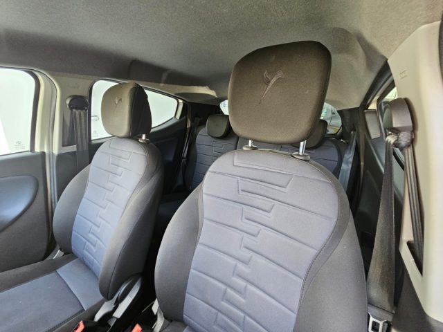 LANCIA Ypsilon usata, con USB