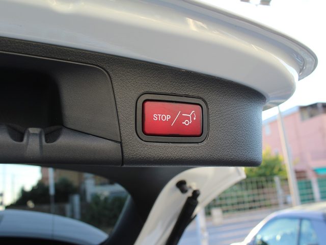 MERCEDES-BENZ GLA 200 usata, con Frenata d