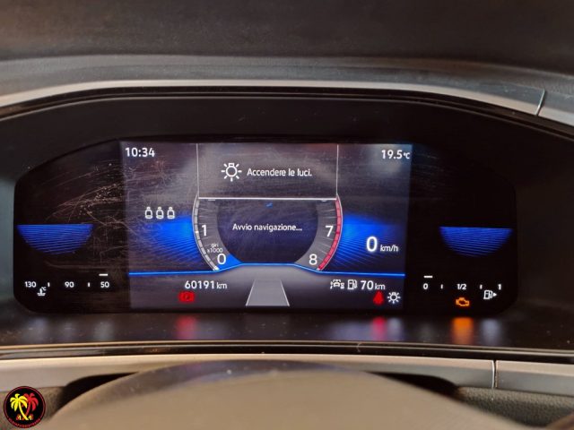 VOLKSWAGEN T-Roc usata, con Autoradio