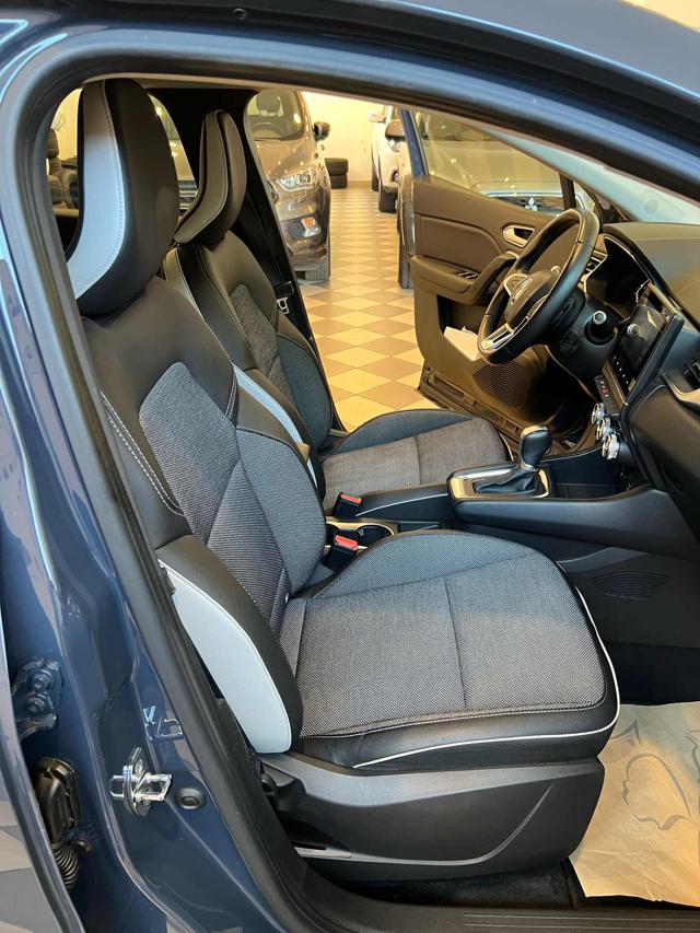 RENAULT Captur usata, con Autoradio digitale