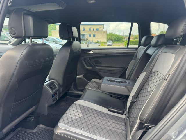 VOLKSWAGEN Tiguan Allspace usata, con USB