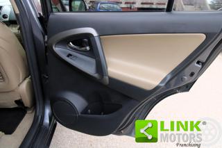TOYOTA RAV 4 MY23 usata, con Regolazione elettrica sedili