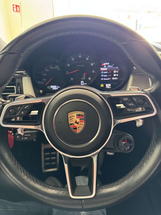 PORSCHE Macan usata, con USB