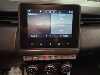 RENAULT Clio usata, con USB